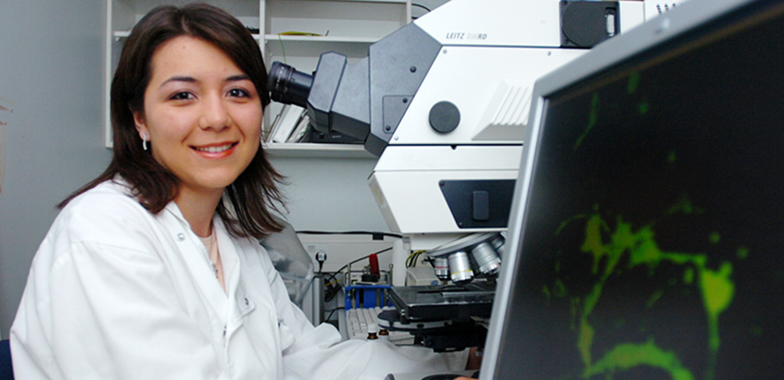 Brain repair researcher, University of Cambridge Image of brain repair researcher, University of Cambridge