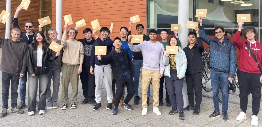 The students who worked on the three best projects received their prizes at a special award ceremony. The students who worked on the three best projects received their prizes at a special award ceremony.