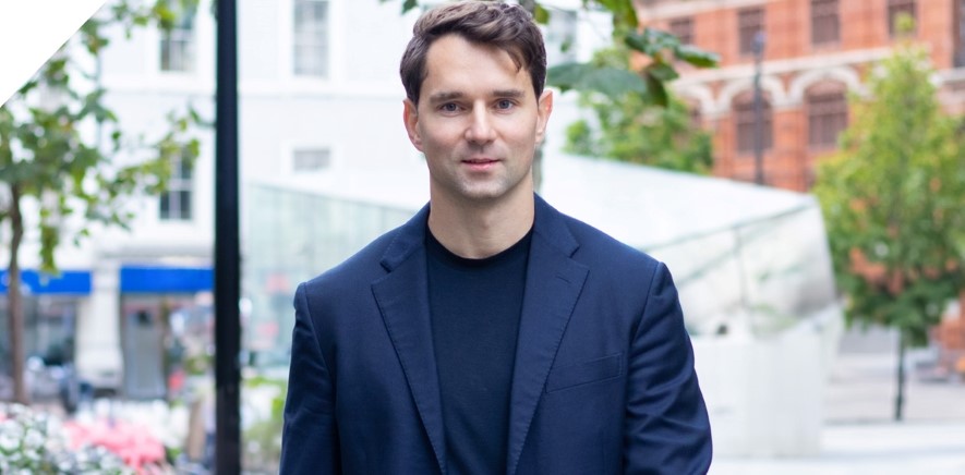 Alumnus Dr Raoul-Gabriel Urma, Founder & Group CEO of Cambridge Spark, is helping support a PhD student conducting research into computing education. 